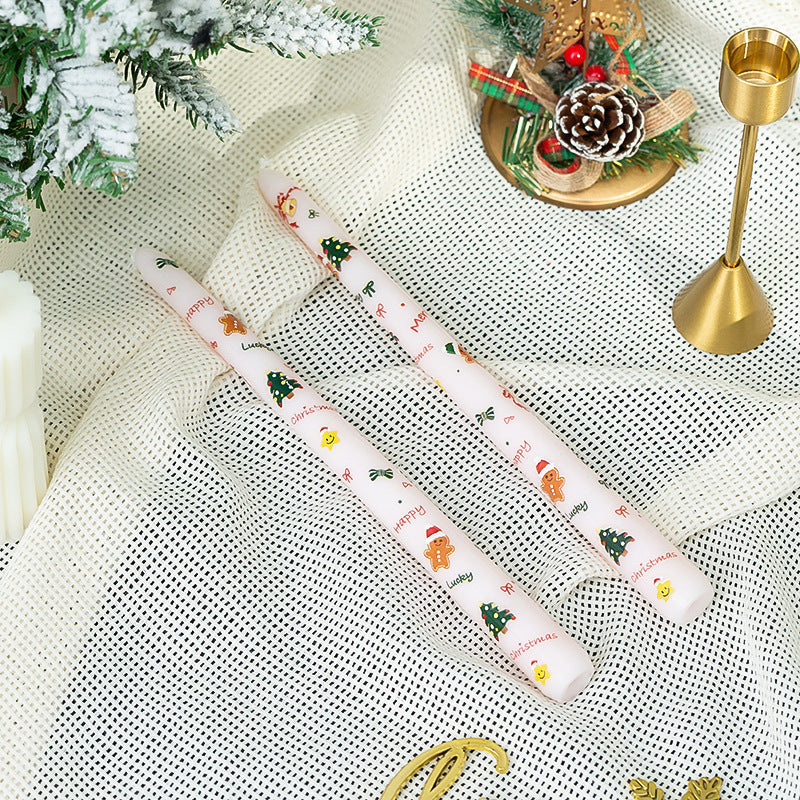 decoratieve kerstkaarsen van was voor een gezellige kersttafel