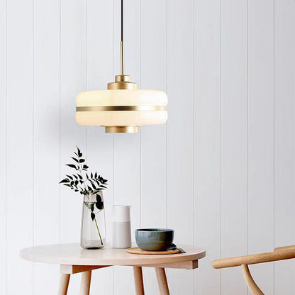 Elegante Scandinavische glazen hanglamp voor een luxe uitstraling