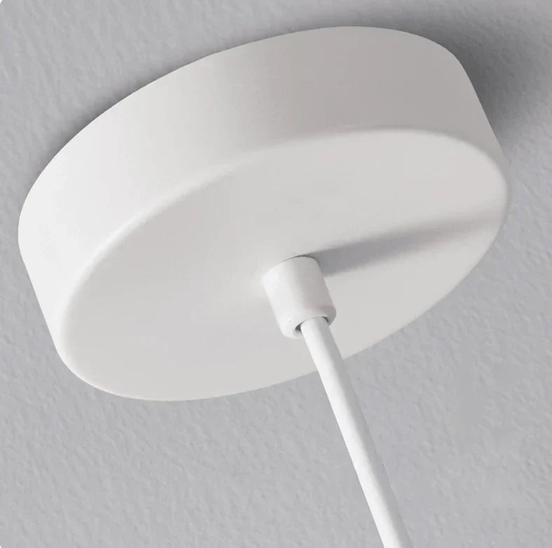 Decoratieve hanglamp met houtlook en Scandinavisch design