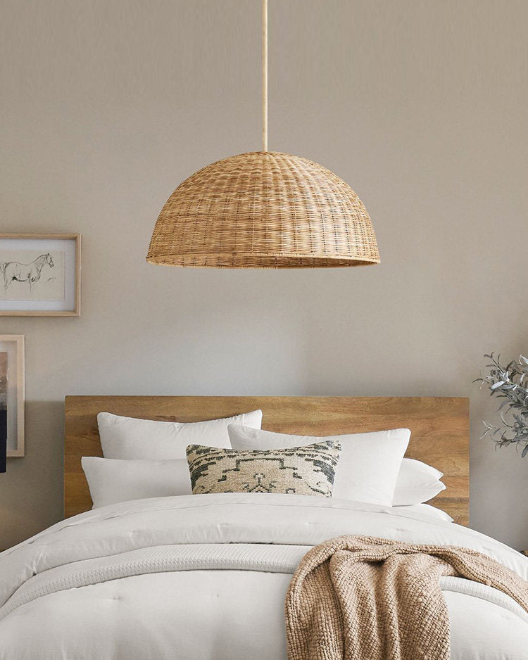 halfronde rotan hanglamp gezien vanuit de voorkant