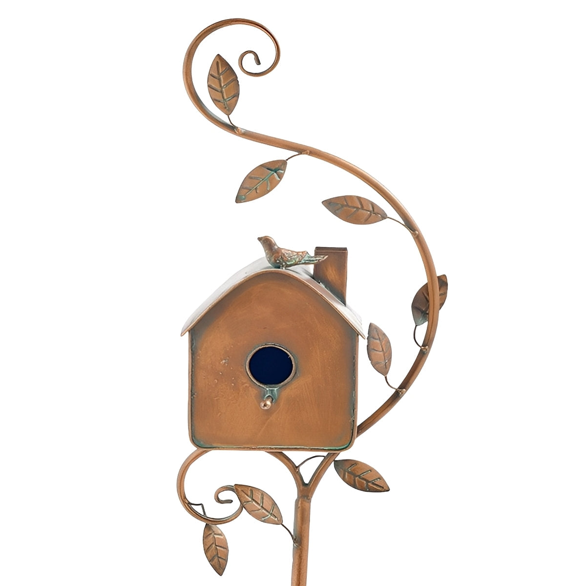 detail van metalen tuinsteker met vogelhuisje en sierlijk ontwerp