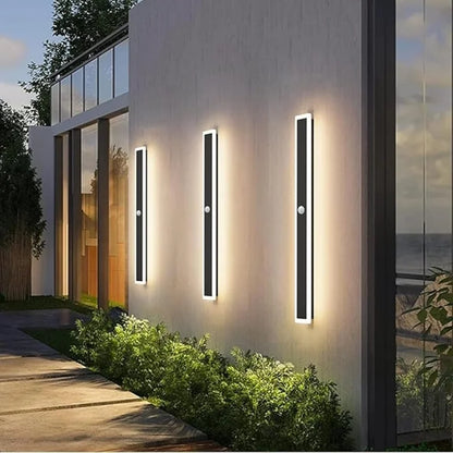 Buitenwandlamp met bewegingssensor gezien schuin van voren