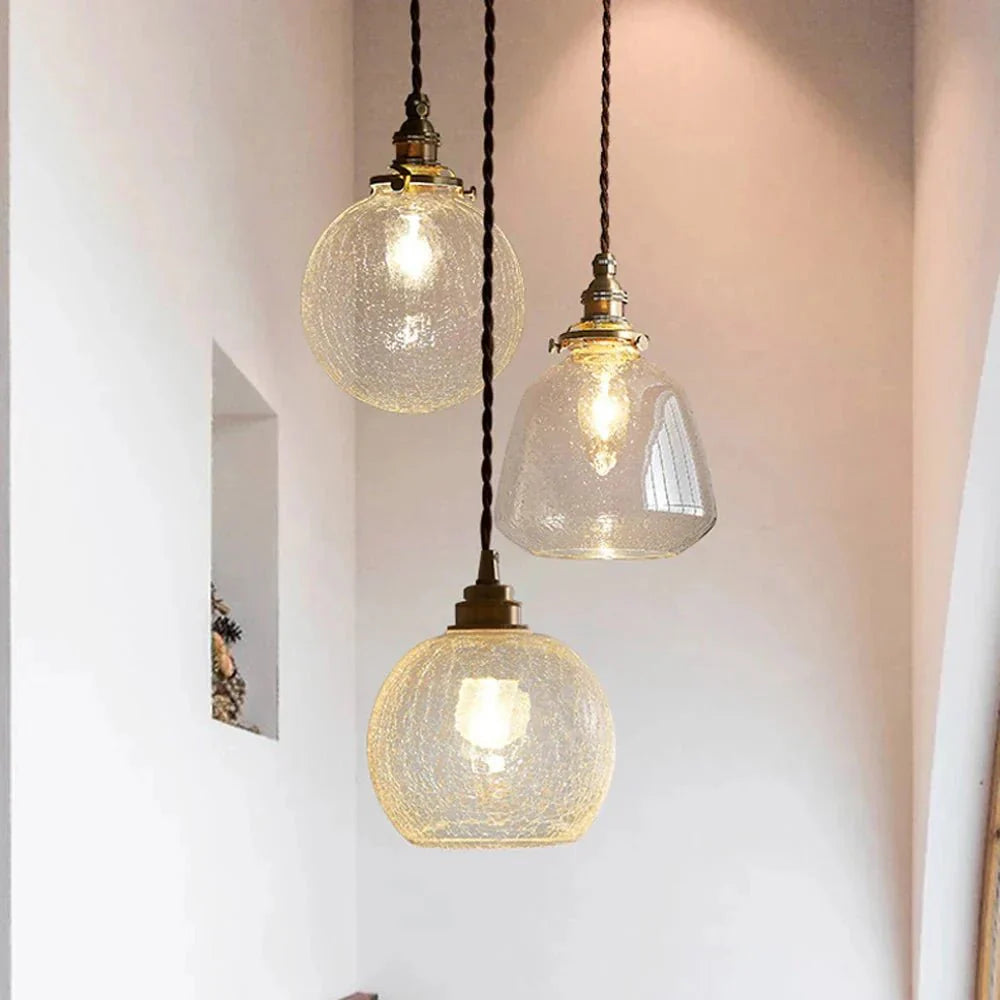 elegante glazen hanglamp met sprankelende kristallen