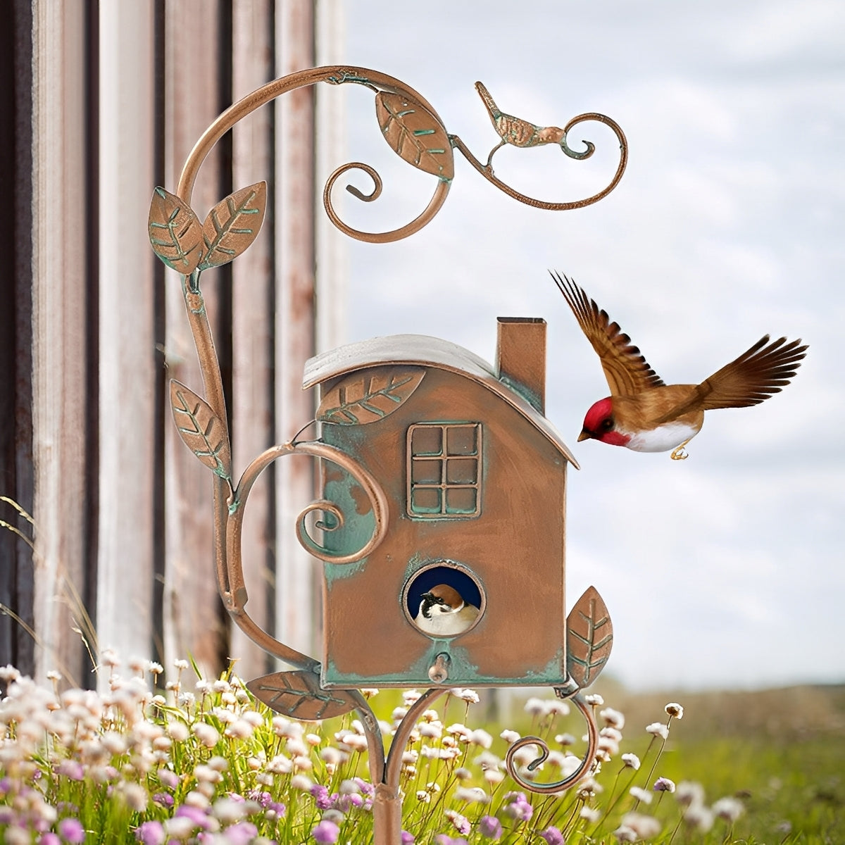 tuinsteker van metaal met vogelhuis silhouet voor buiten