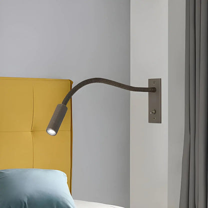 Zwarte wand leeslamp met flexibele hals en compacte wandbevestiging