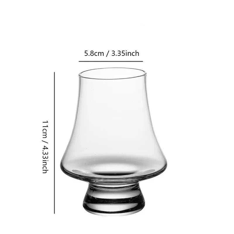 Vier whiskeyglazen van glas als cadeau voor whiskyliefhebbers