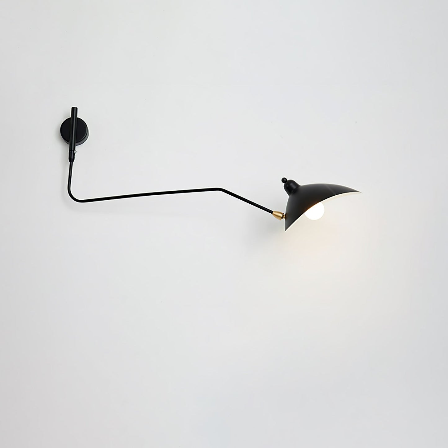 stijlvolle wandlamp van serge mouille