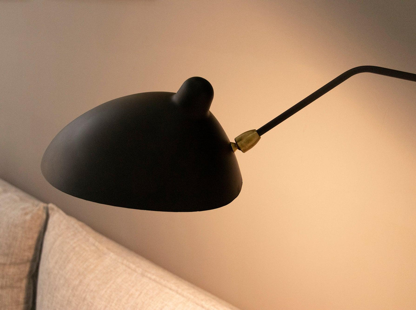 stijlvolle wandlamp van serge mouille