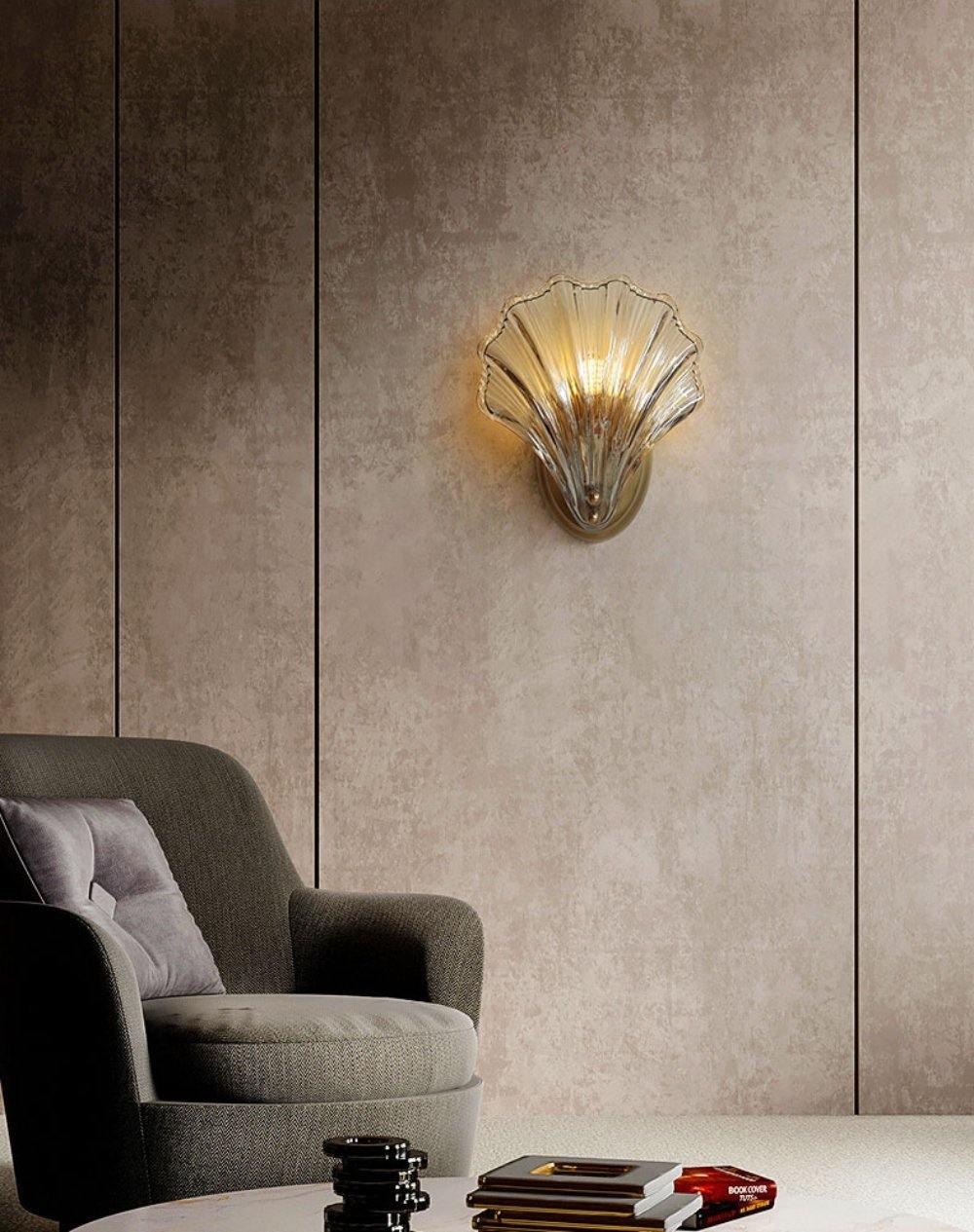 elegante wandlamp in schelpdesign