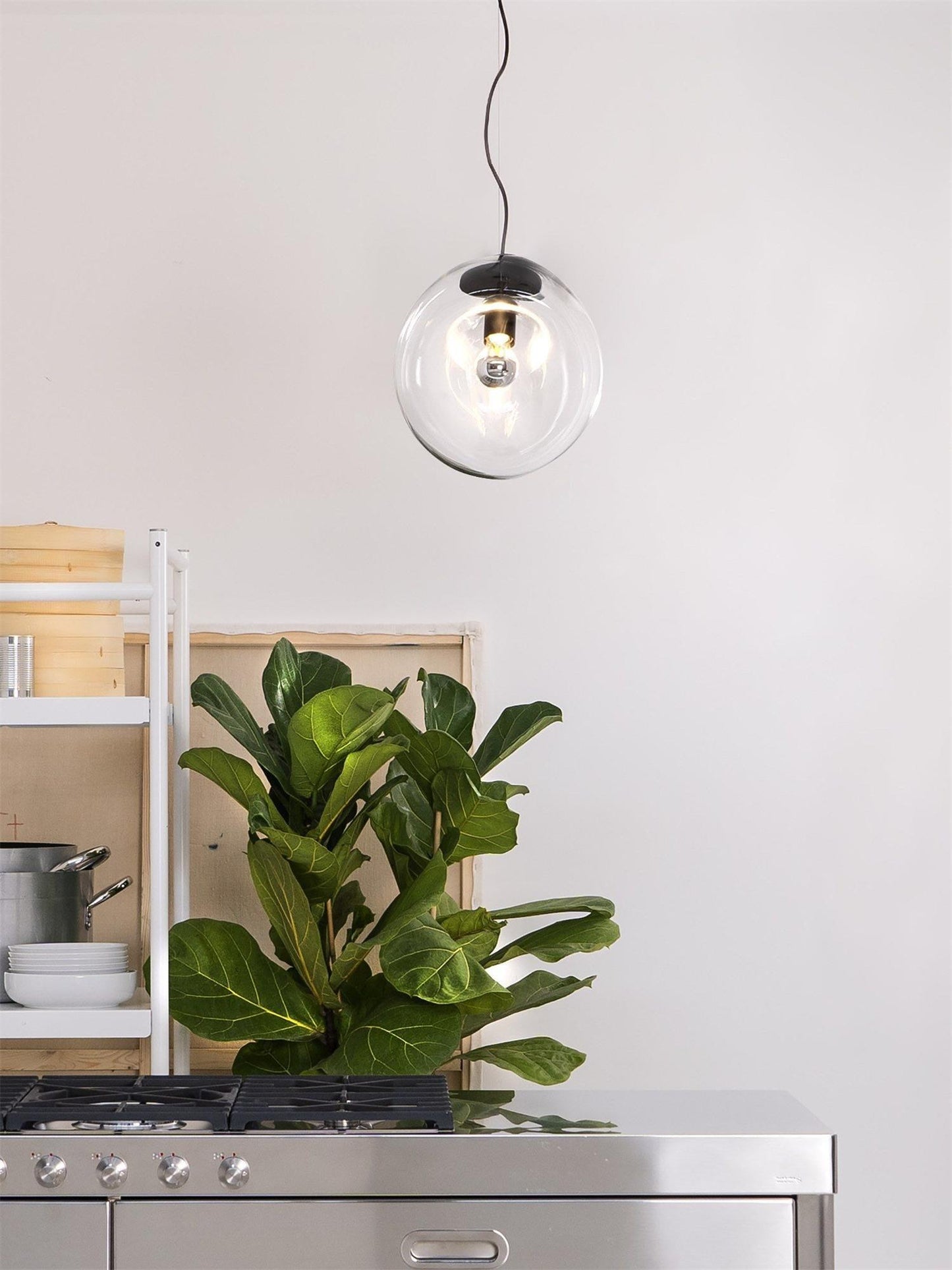 elegante hanglamp in de vorm van een waterdruppel