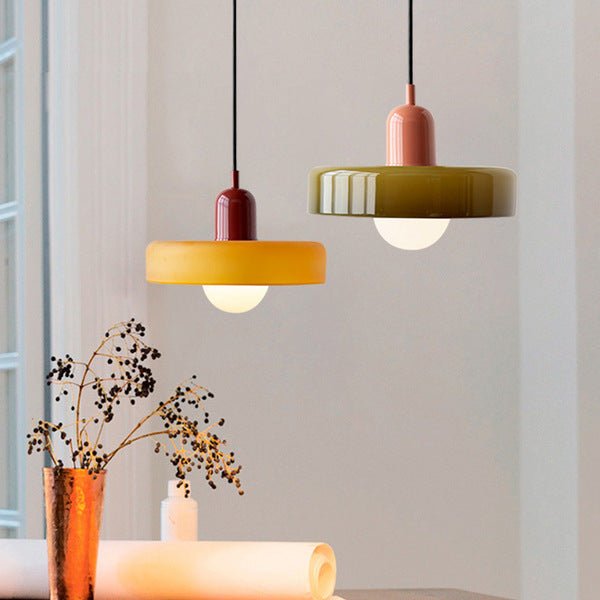 stijlvolle bauhaus hanglamp van elegante kleurige glas