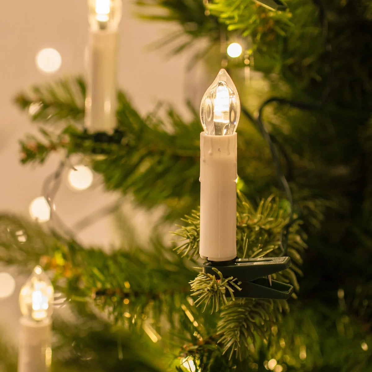 Lange lichtslinger met warmwitte ledclips voor de kerstboom