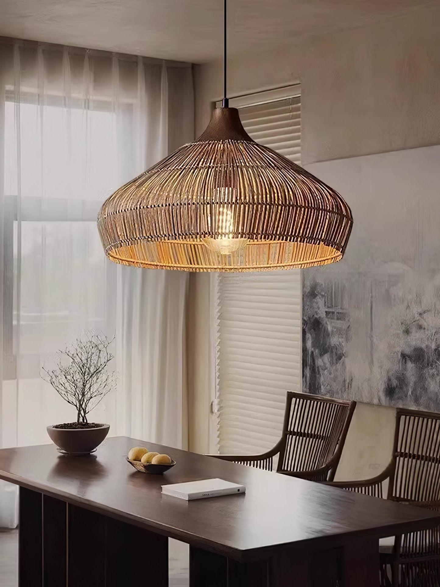 stijlvolle rotan hanglamp met rieten accenten