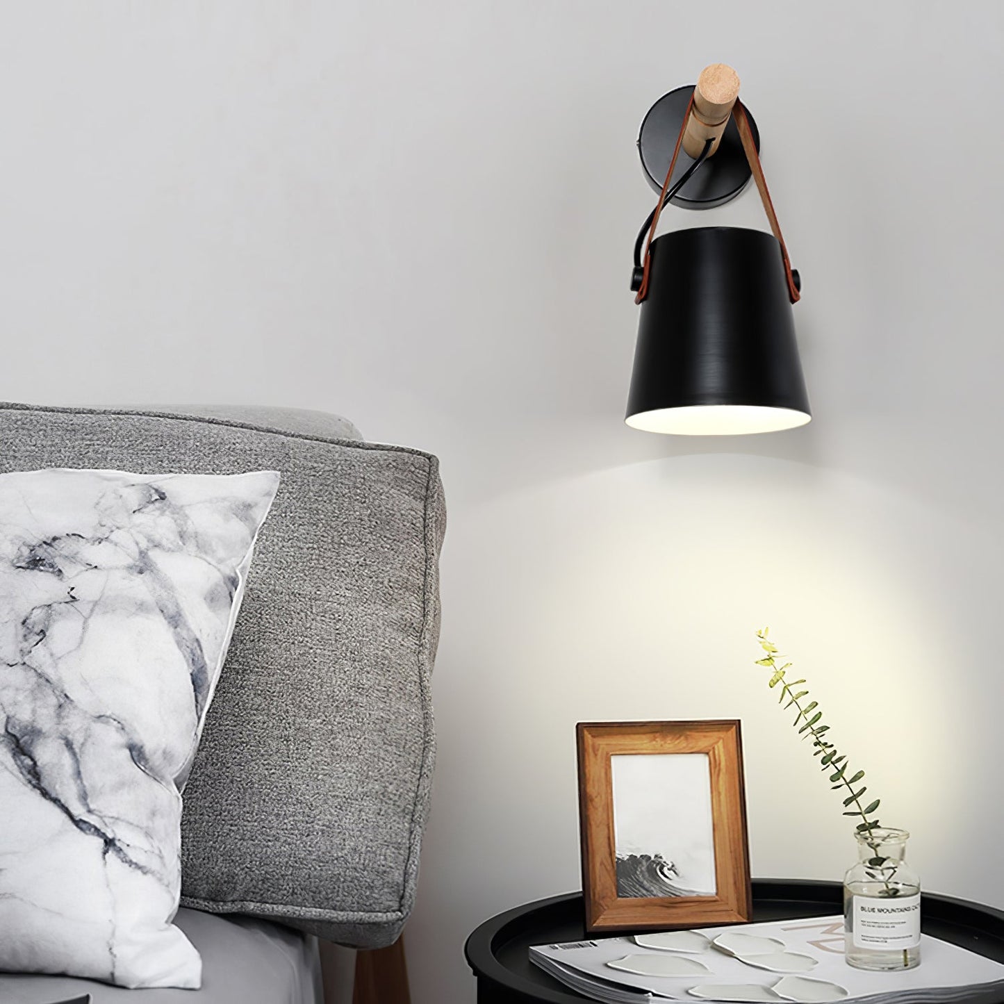 stijlvolle houten conische wandlamp voor een warme sfeer