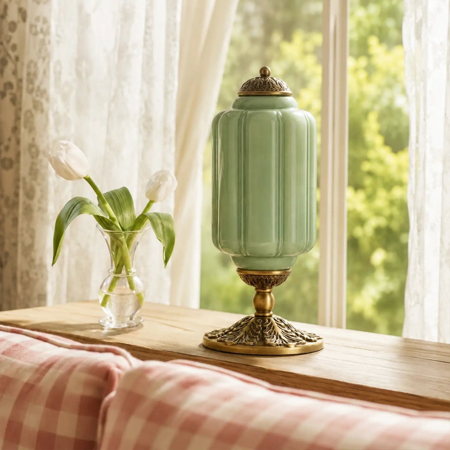 lumi eloise tafellamp in frans retro-stijl, crèmekleurig glas met structuur