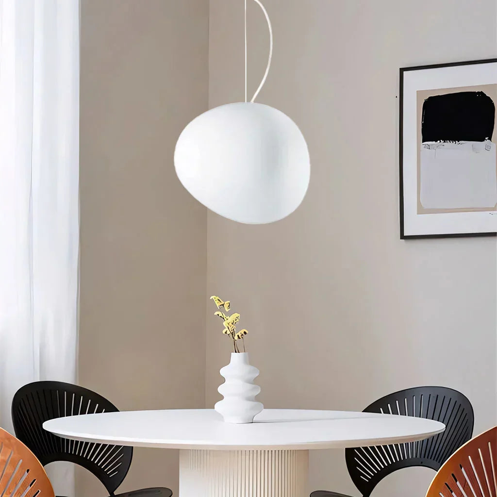 elegante witte kiezel hanglamp voor een sfeervolle verlichting