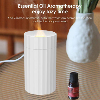 Aromadiffuser met zachte nevel en sfeervol vlamlicht