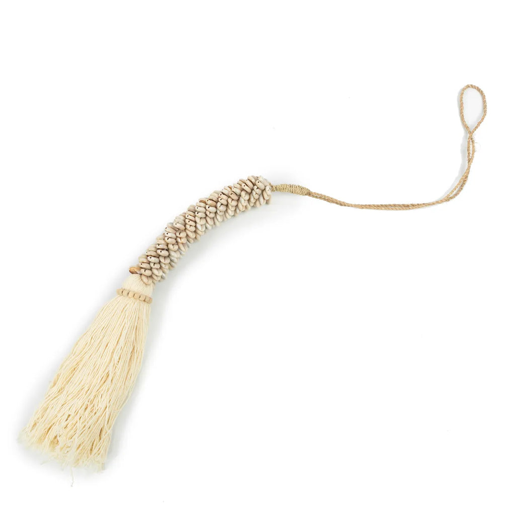 the cowrie &amp; cotton hanging decoration - natural