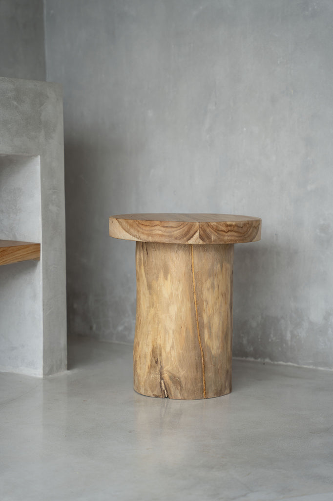 the inti side table - natural