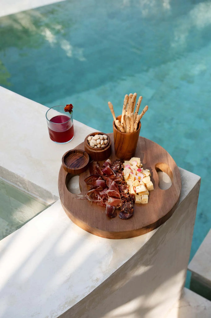 the teak root cutting board - l