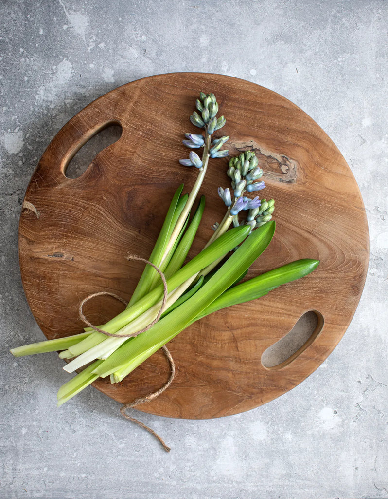 the teak root cutting board - m