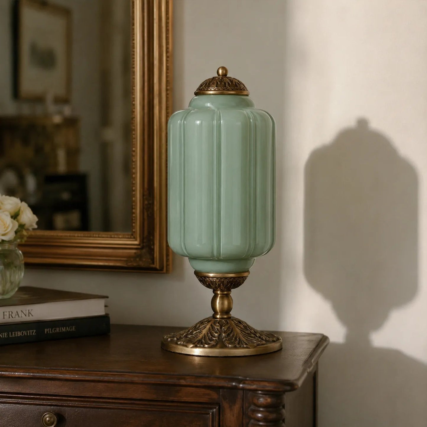 lumi eloise tafellamp in frans retro-stijl, crèmekleurig glas met structuur