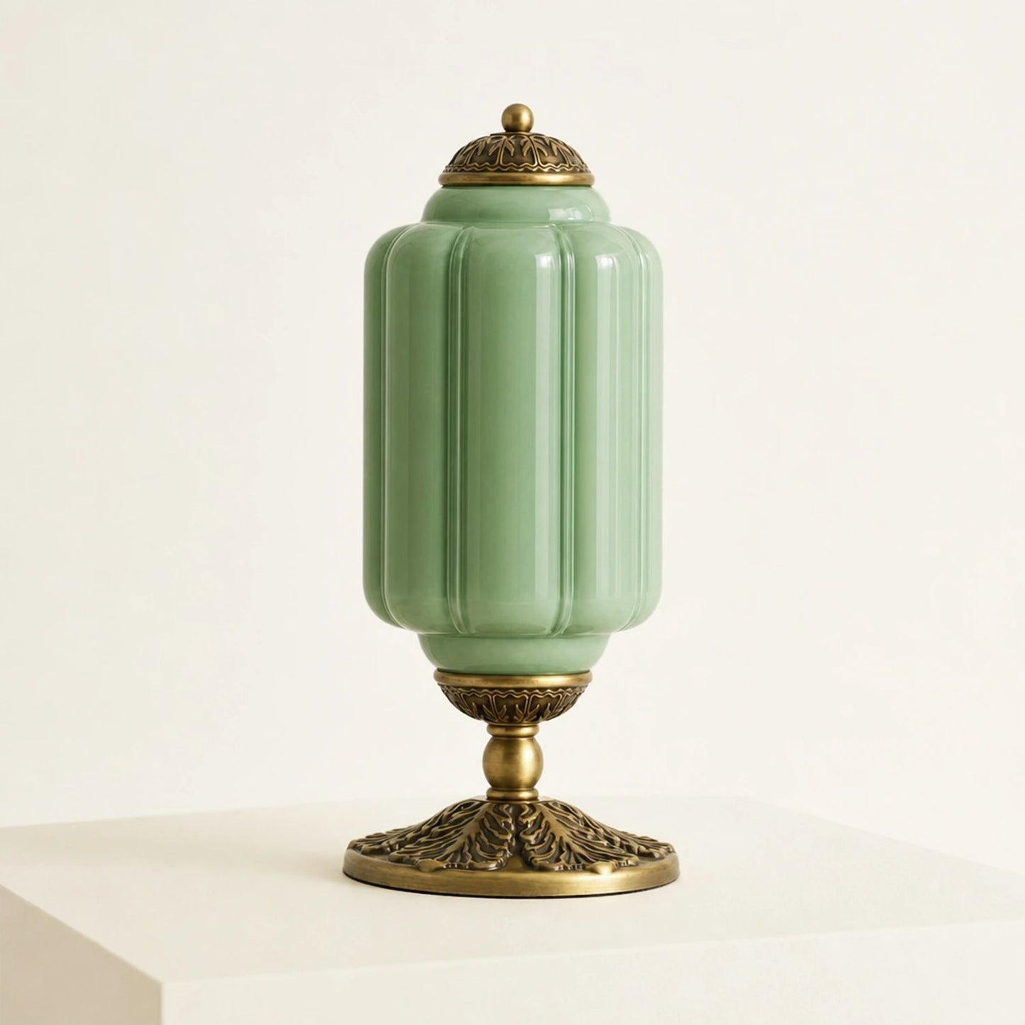 lumi eloise tafellamp in frans retro-stijl, crèmekleurig glas met structuur