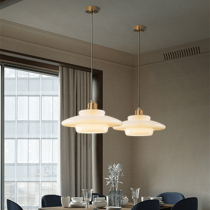 elegante witte glazen hanglamp voor een stralende verlichting