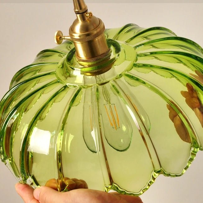 stijlvolle vintage glazen bloemenhanglamp voor een sfeervolle ambiance