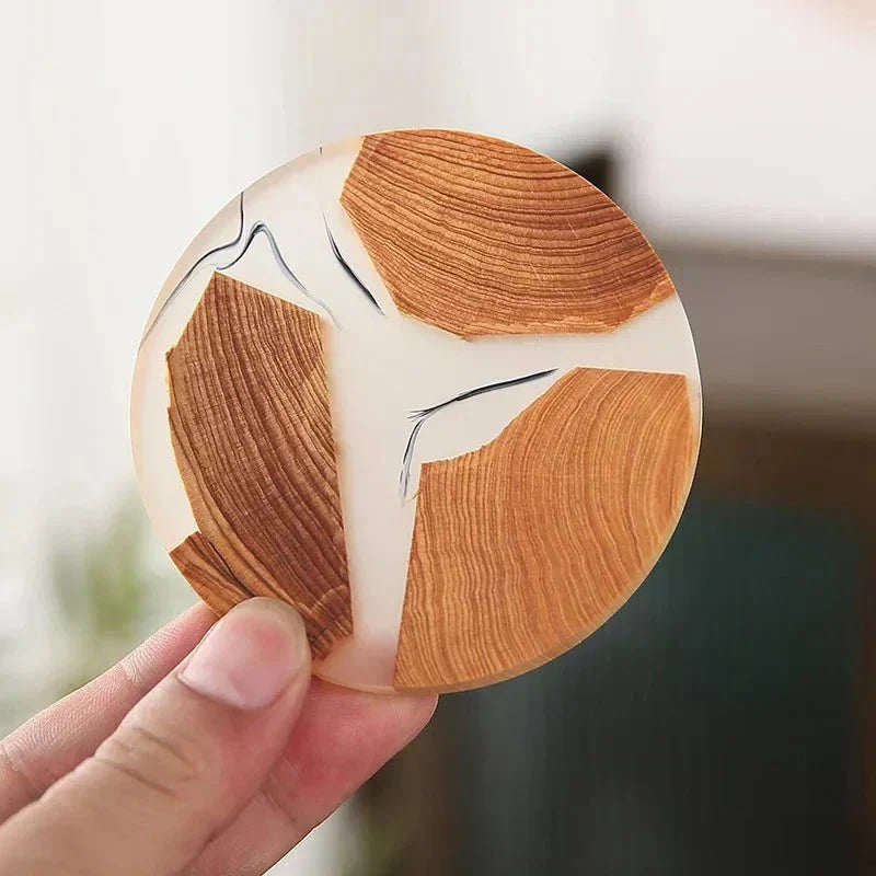 houten onderzetters gerangschikt als stijlvolle tafelaccessoires