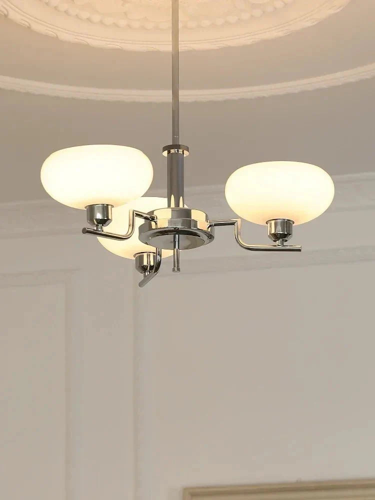 sfeervolle bauhaus plafondlamp in middeleeuwse stijl