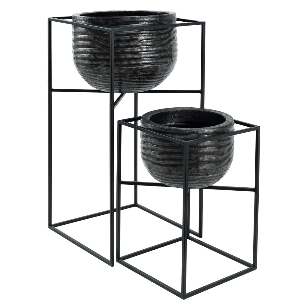 lesley black brush alu pot on black iron stand sv2.