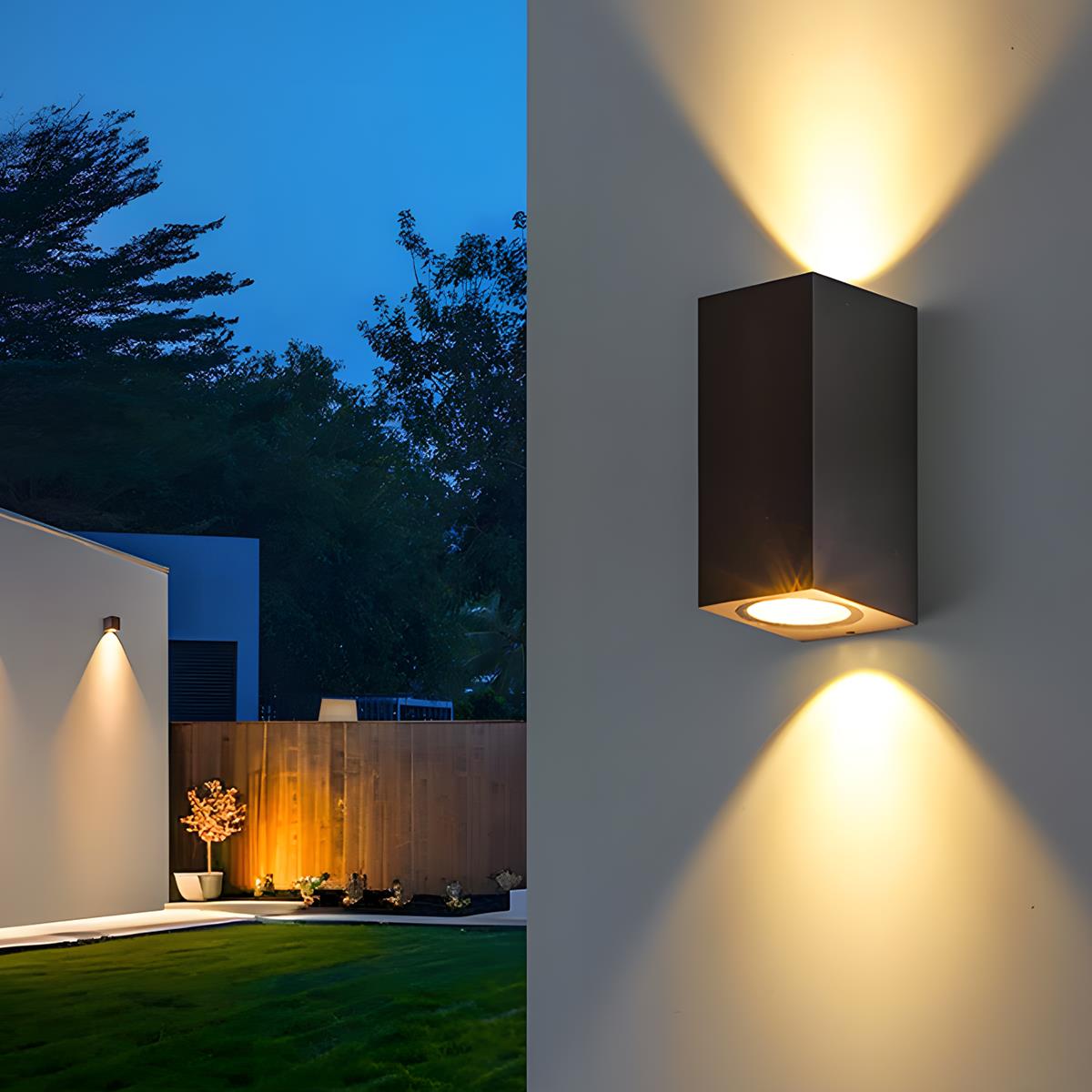 Strakke vierkante wandlamp voor buitengebruik met weerbestendige afwerking