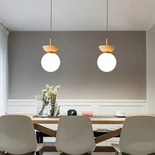 strakke scandinavische hanglamp van halfhout voor een moderne uitstraling