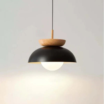 Strakke Scandinavische hanglamp van halfhout voor een moderne uitstraling