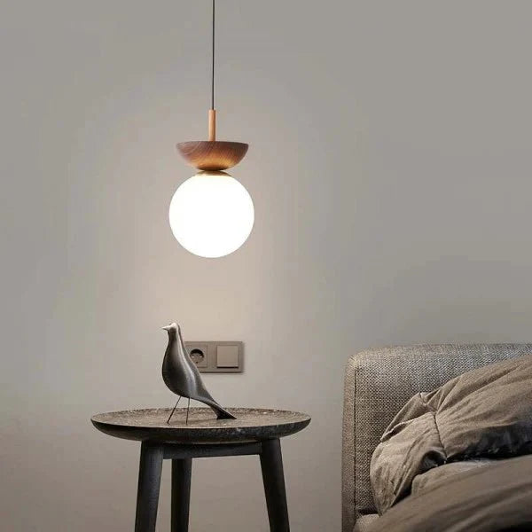 strakke scandinavische hanglamp van halfhout voor een moderne uitstraling