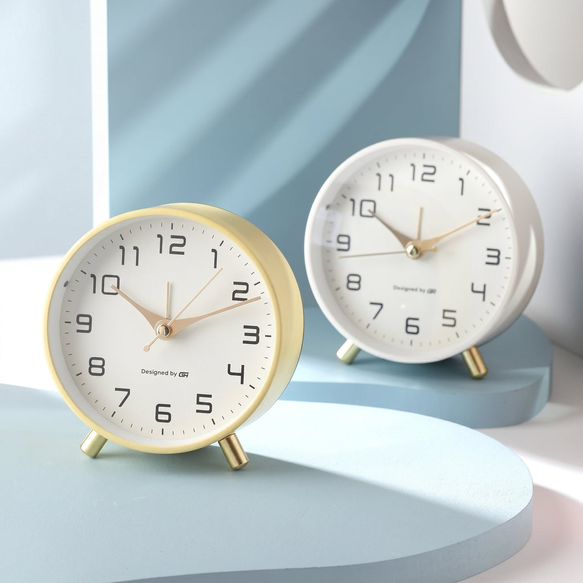 tafelklok met ronde vorm voor een modern interieur