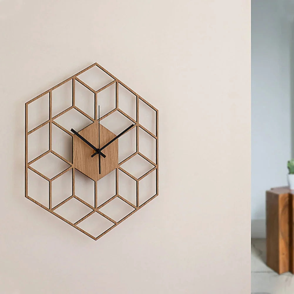 Bamboe wandklok met duidelijke wijzerplaat en stil uurwerk