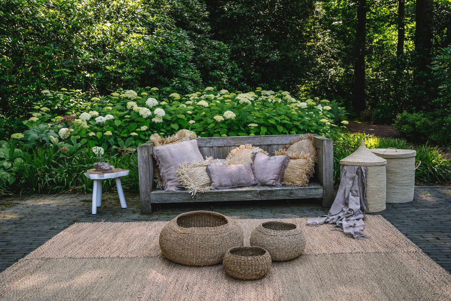 the organic side table - natural white